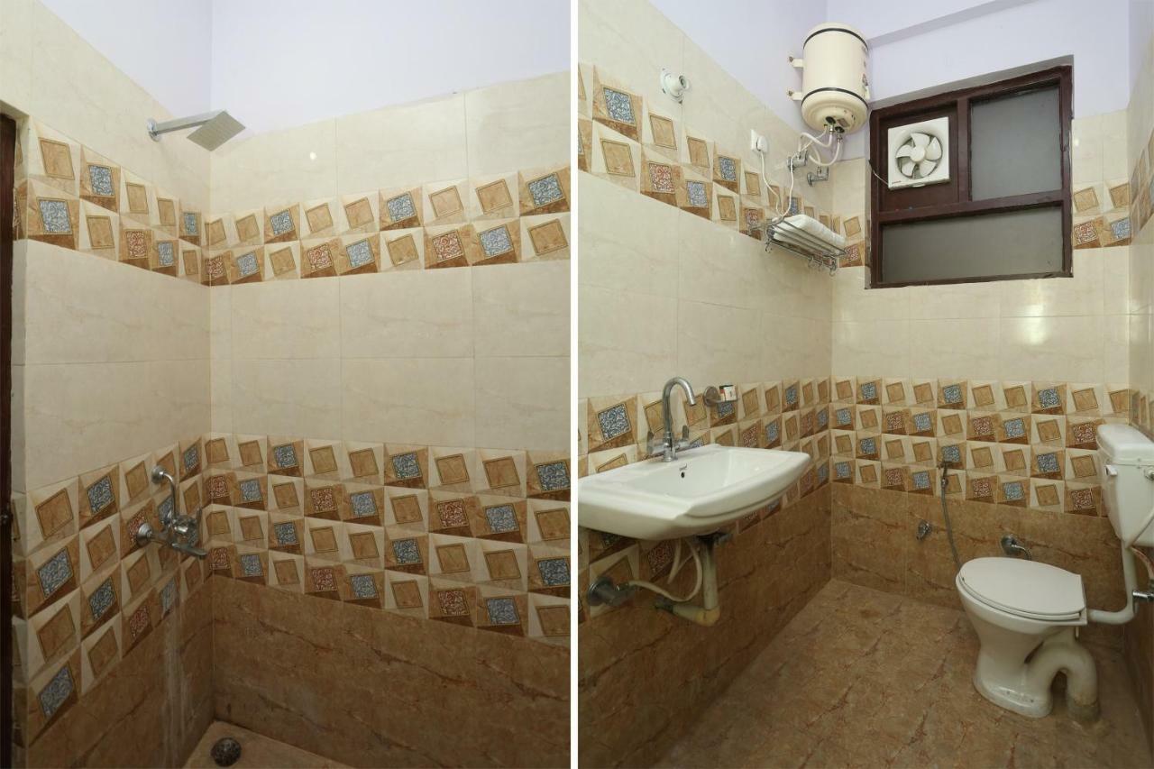 Hotel Oyo 16995 Sr Blessings Chinhat Esterno foto